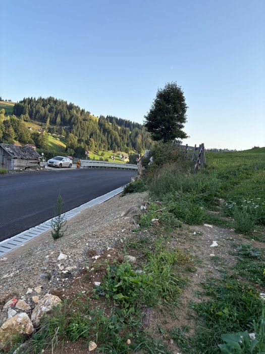 Vand/schimb teren 985mp situat la DN73 in localitatea Fundata, Brasov