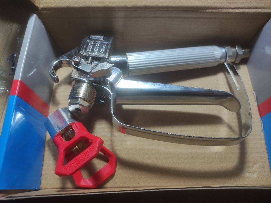 Окрасочный пистолет новый.