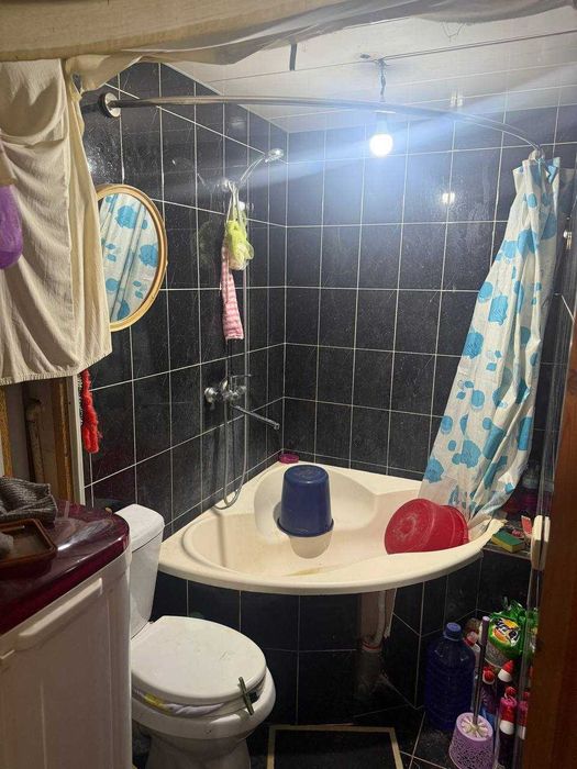 Янгиюлда 1 хонали квартира сотилади. 30 kv. м. Хамма шароити бор