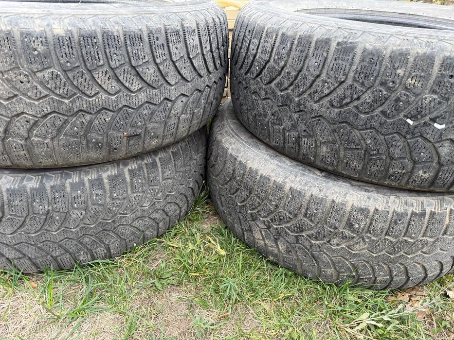 Продам комплект резины