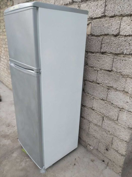 ХОЛОДИЛЬНИК
переделан, покрашен- родной цвет белый.