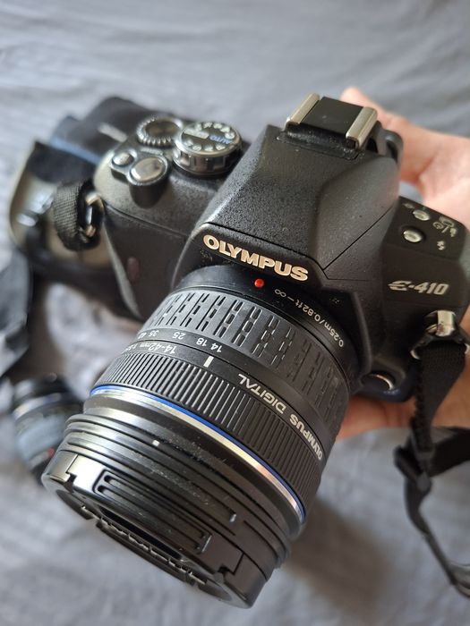 Aparat de fotografiat profesional folosit o sigură data  ,Olympus   E-410 . Mai multe detalii la  telefon )
