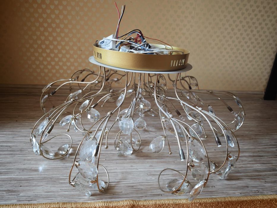 Потолочная люстра