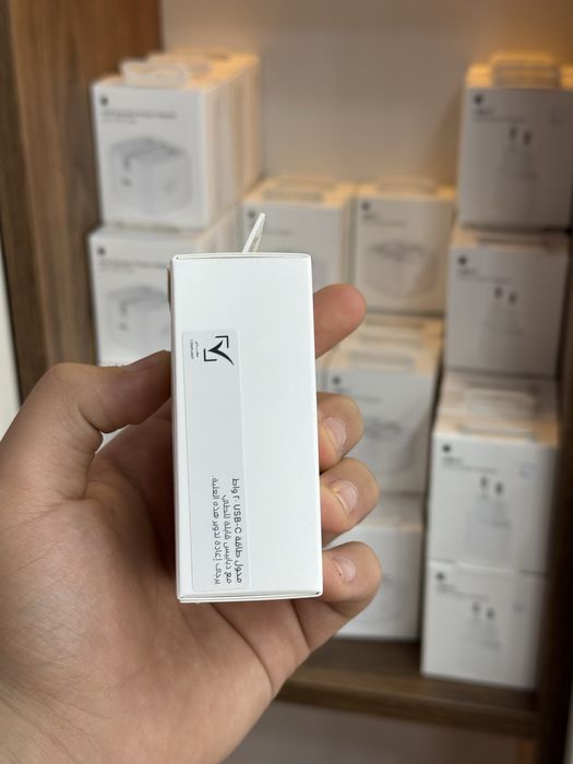 iPhone zaryadka Usa Apple 20W original zaryadnik USB-C tez zaryad