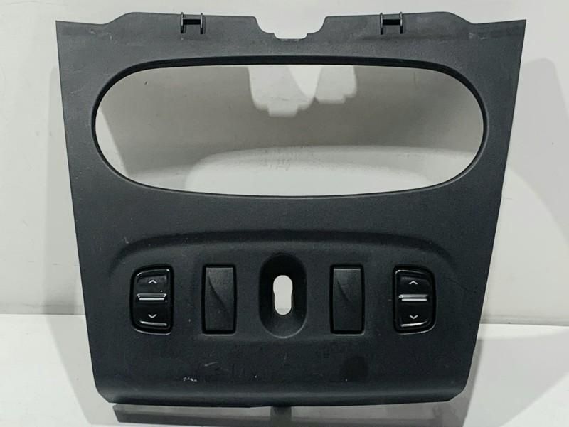 Ornament cu butoane comanda geamuri electrice Dacia Logan 2 (2012-2017) 275009384R