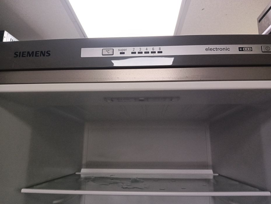 Иноксов комбиниран хладилник с фризер Сименс Siemens 2 години гаранция