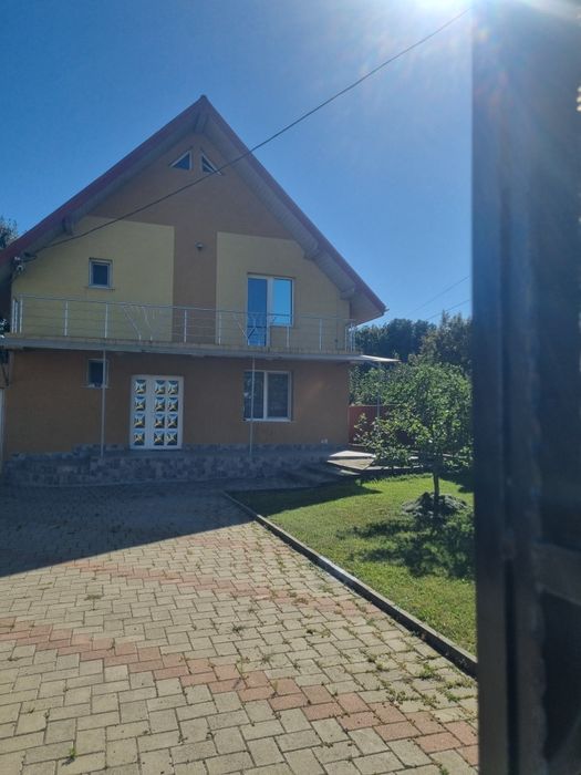 Închiriez casă Scheia