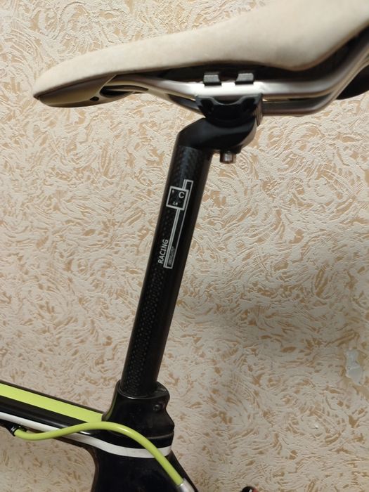 Карбоновый спортивный велосипед cannondaleд