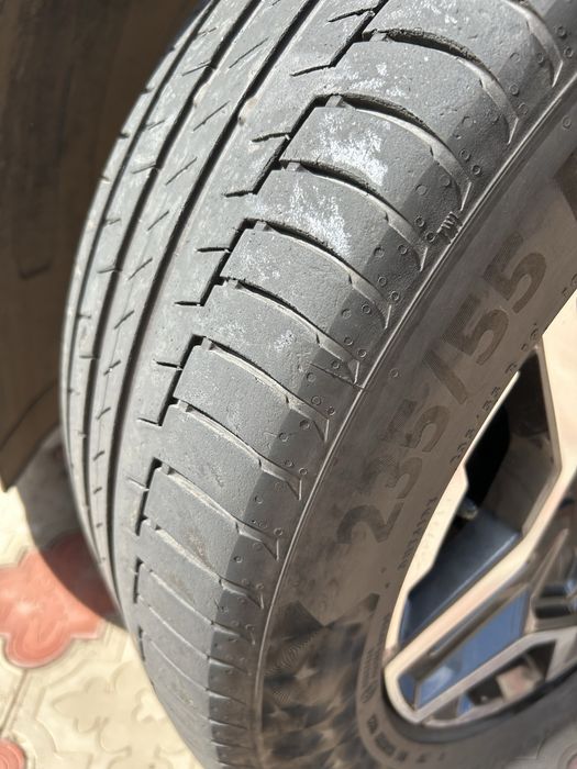 Продам автошины 235/55R19