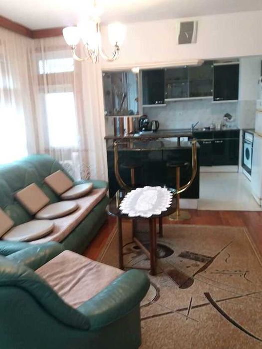 Тристаен апартамент в Центъра