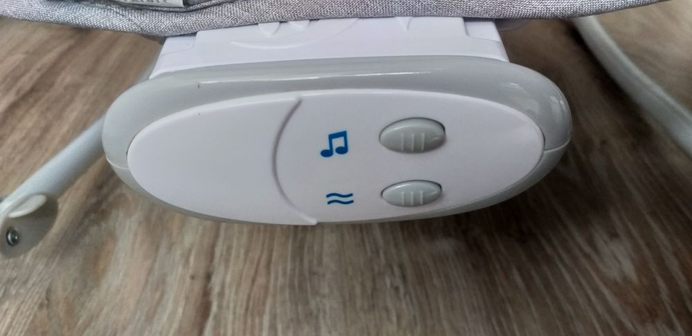 Kinderkraft Бебешки шезлонг с вибрация и мелодии