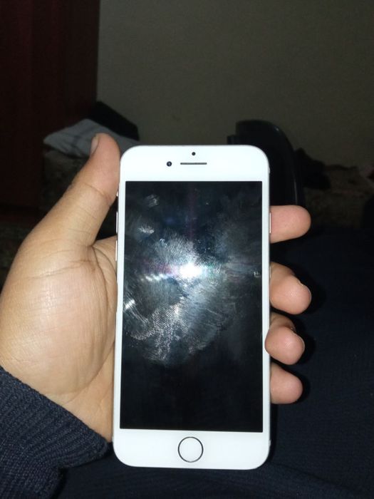 Ayfon ipehone 7 128gb tiniq