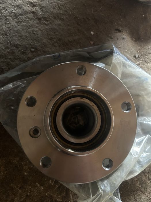 Передняя ступица колеса BMW