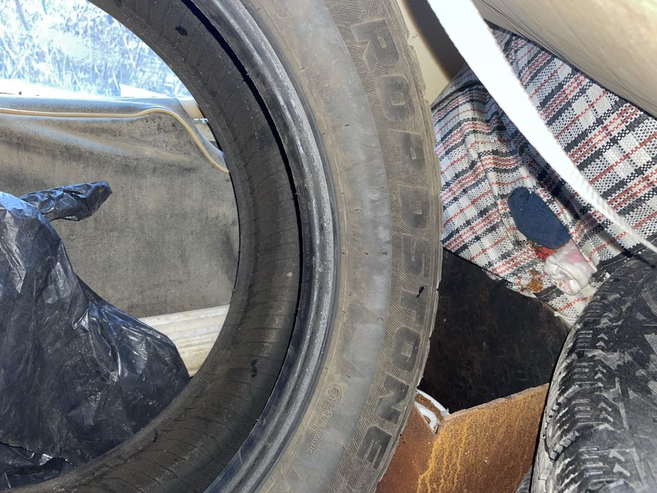 Продам шины от лексус 570