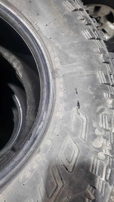 Продам Покрышка 285/75 R16                         .