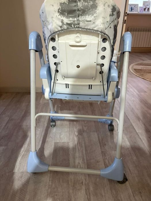 Продам стул для кормления