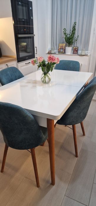 Masa alba estenibila