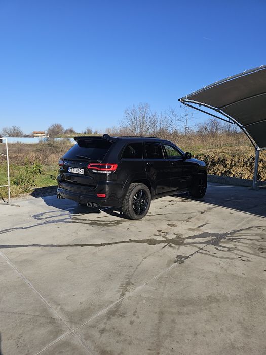 Jeep Grant Cherokee wk2 5.7