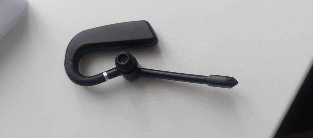 Наушник безпроводной