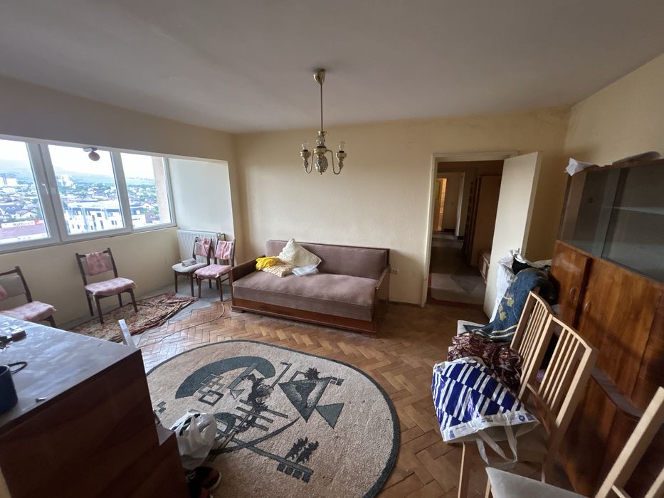 Apartament 4 camere zona Lama
