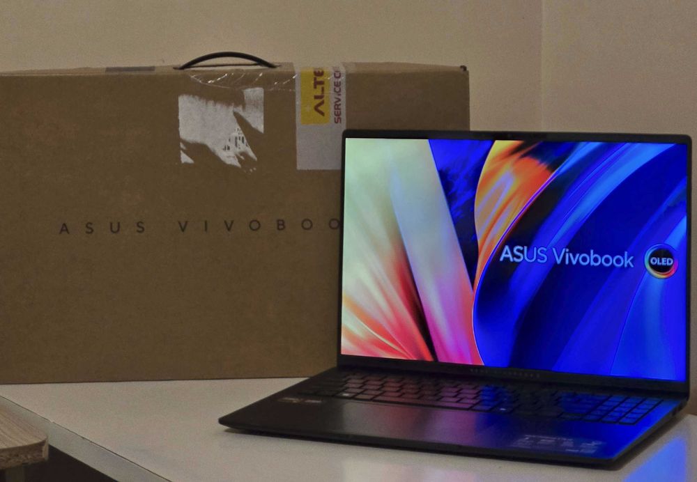 ASUS Vivobook S16 OLED 3.2K 120Hz Ryzen 9, 24GB RAM, 1TB SSD, Garanție