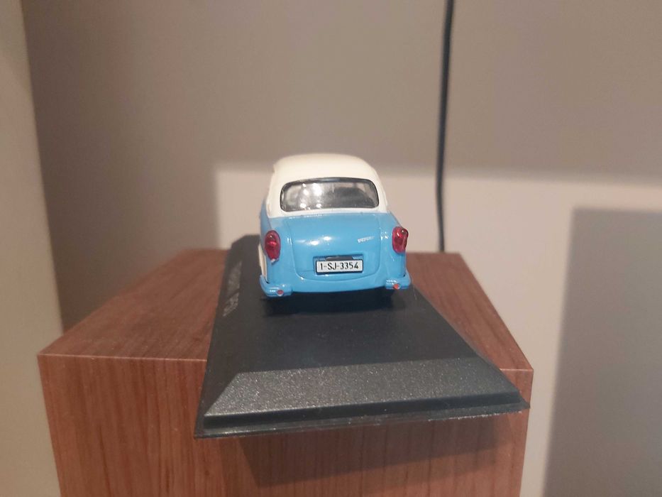 Trabant P50 - Macheta metal din colectia Masini de Legenda 1:43