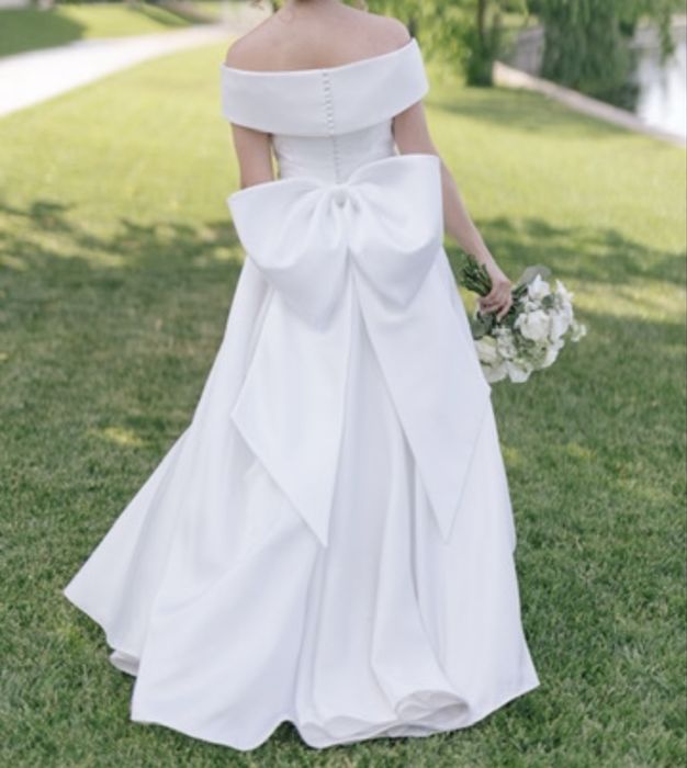 Rochie de mireasa funda model A line