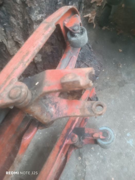 Vînd liză și cărucior tip platformă