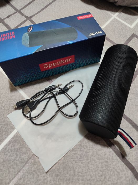 Портативная Bluetooth колонка JC-180 (почти новая)