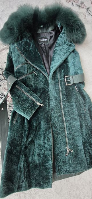 Палто / кожух от естраган, естествена кожа и лисица