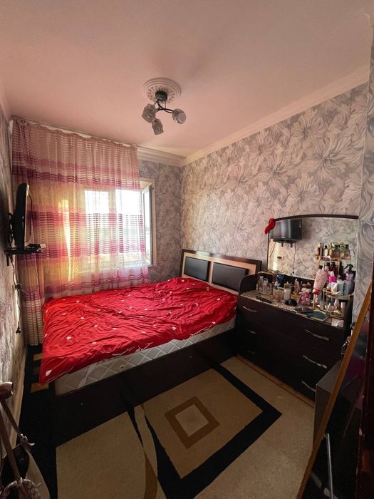 Tashgresda srochniy 3-xonali uy garaji bn sotiladi  74.23 kv