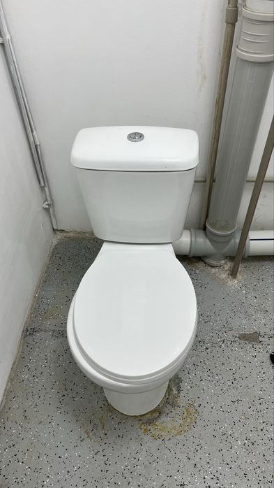 Продаются унитазы