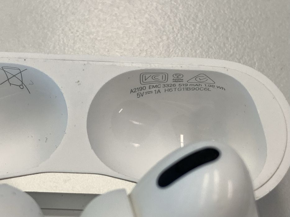 AirPods Pro 1 lightning