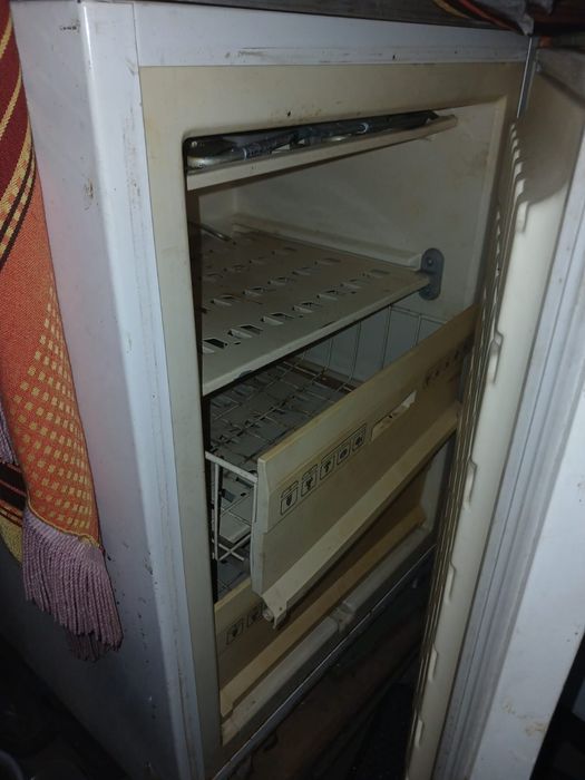 Продам морозилку