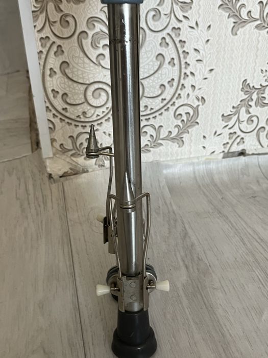 Продам костыл