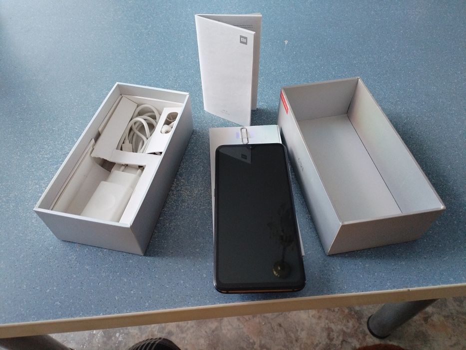 Смартфон Xiaomi MI9