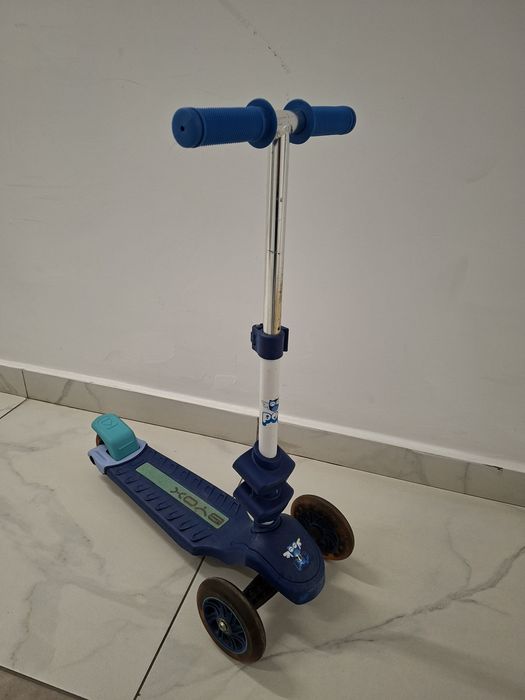 Trotineta BYOX 3 roti de silicon cu led si scaun