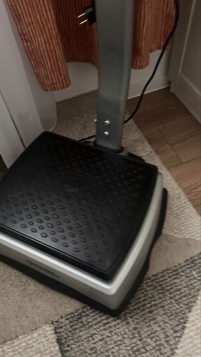 Platforma vibranta body sculpture