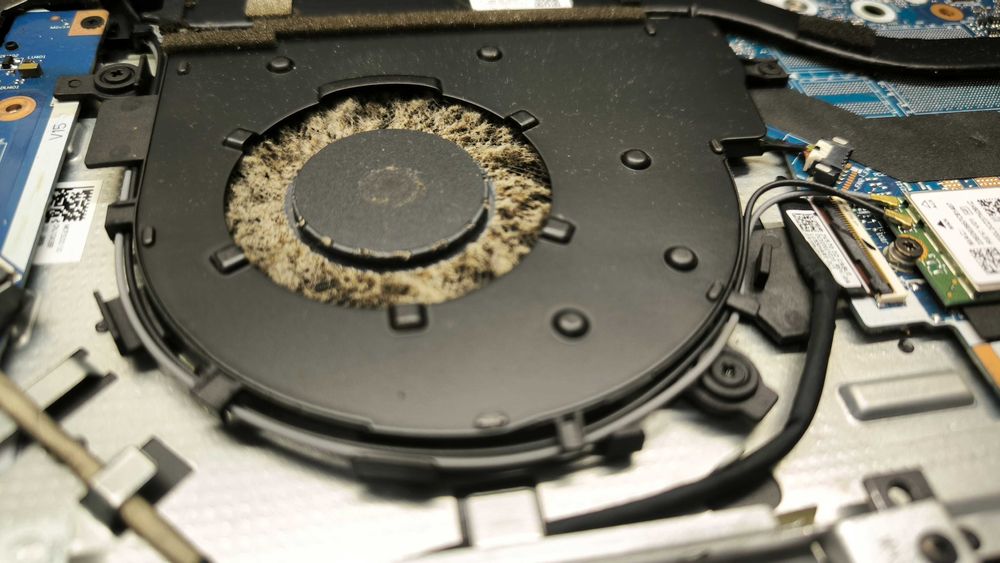 Профилактика и почистване на лаптопи