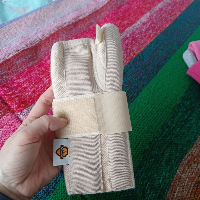 Orteza de police fixa mana dreapta, marimea m