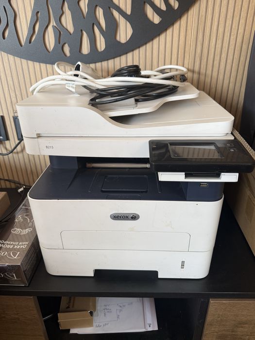 Черно бял принтер Xerox B215
