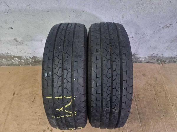 2 Bridgestone R15 C 215/70/ 
летни бусови гуми 
DOT1321