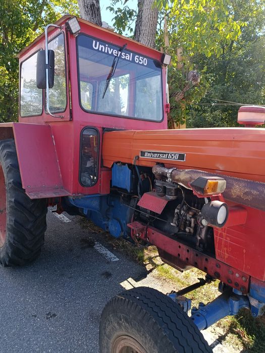 Vând tractor U650