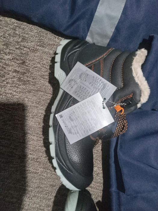 Продам зимние спец одежду