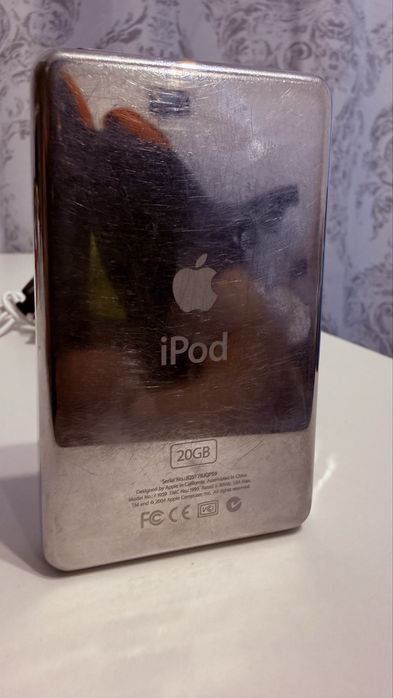 iPod classic 4th generation 20GB baterie noua!