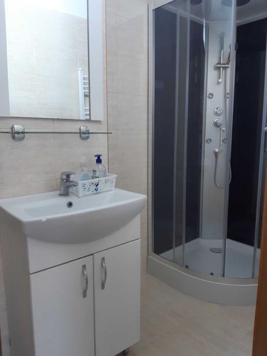Închiriez apartament cu 2 camere zona Zorilor