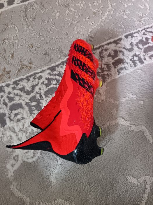 Бутсы адидас предатор