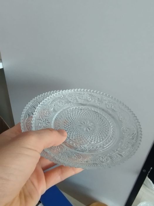Стекляные тарелки