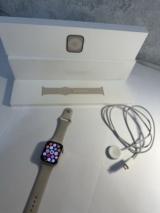 Apple Watch 8 серия (Бежевый цвет)