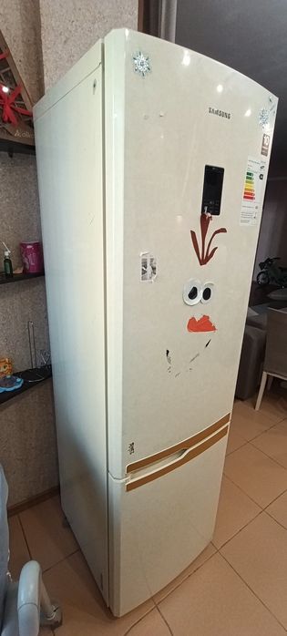Холодильник SAMSUNG